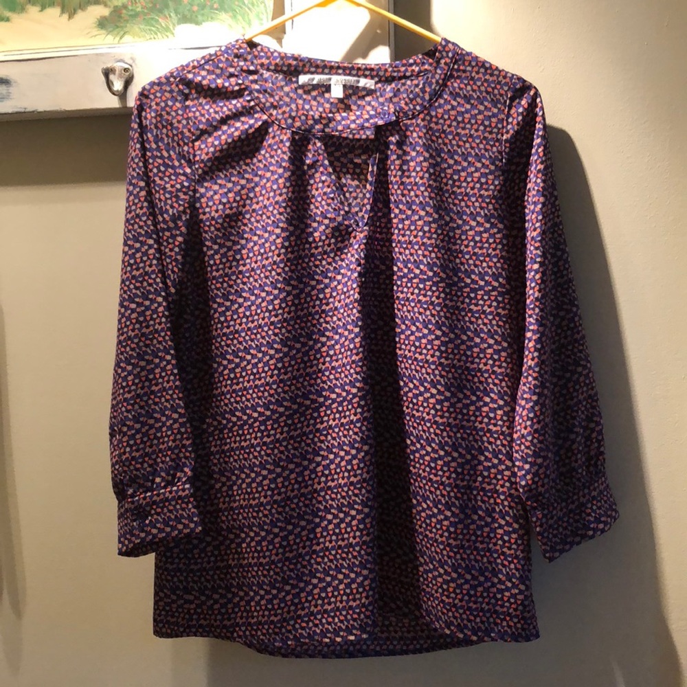Cute work blouse!